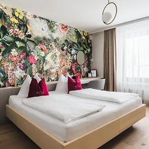 Altstadthotel Weisse Taube 4* Salzburg