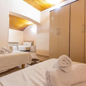  Hostel Relax Arnavutluk